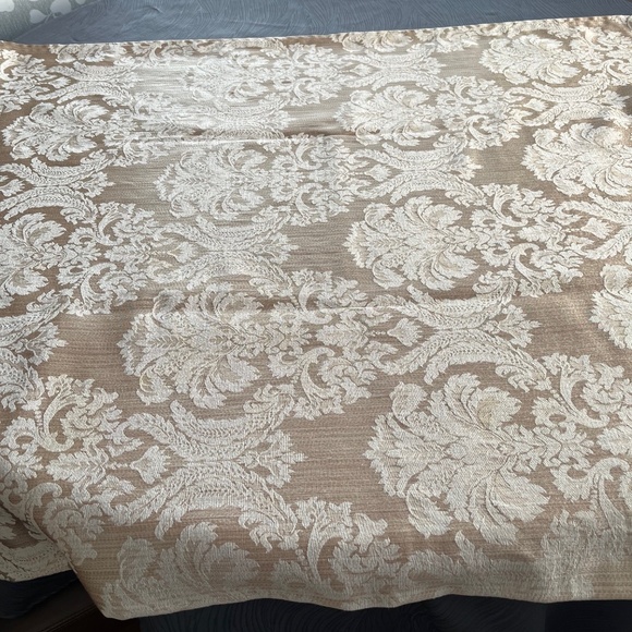 Golden Thanksgviving Damask Tablecloth - Picture 1 of 5